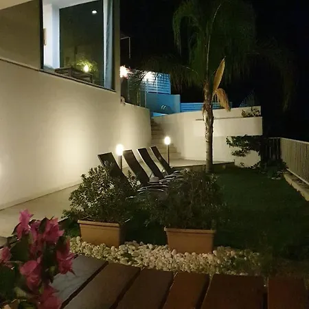 Βίλα La Vista - By Vacation Service Cefalù