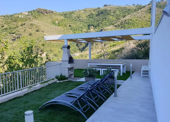 La Vista - By Vacation Service